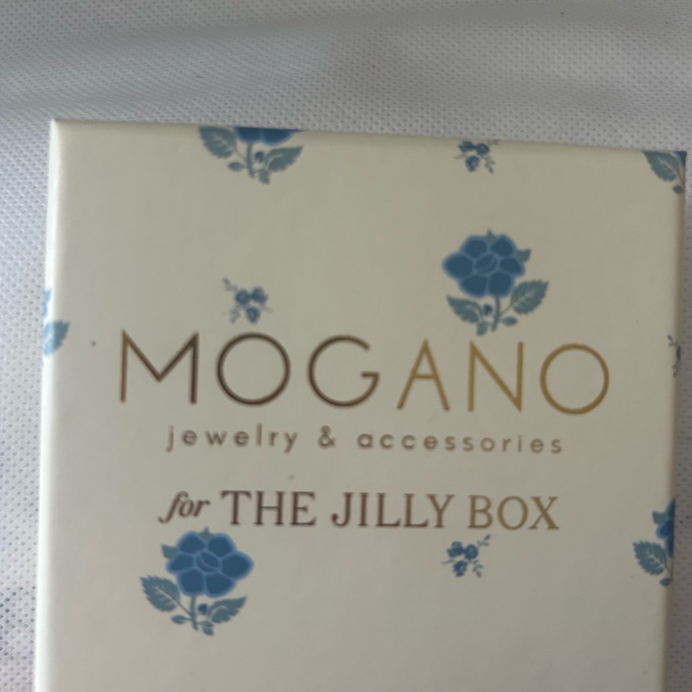 Gold Jewelry & Accessories